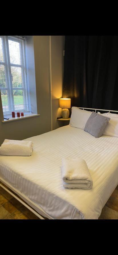Hallingbury Stansted Airport Guest Rooms חדר תמונה